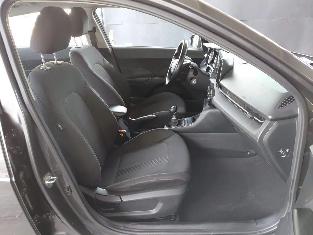 Hyundai Accent 1.4 Hci Plus 4x2 Mt 4p año 2024