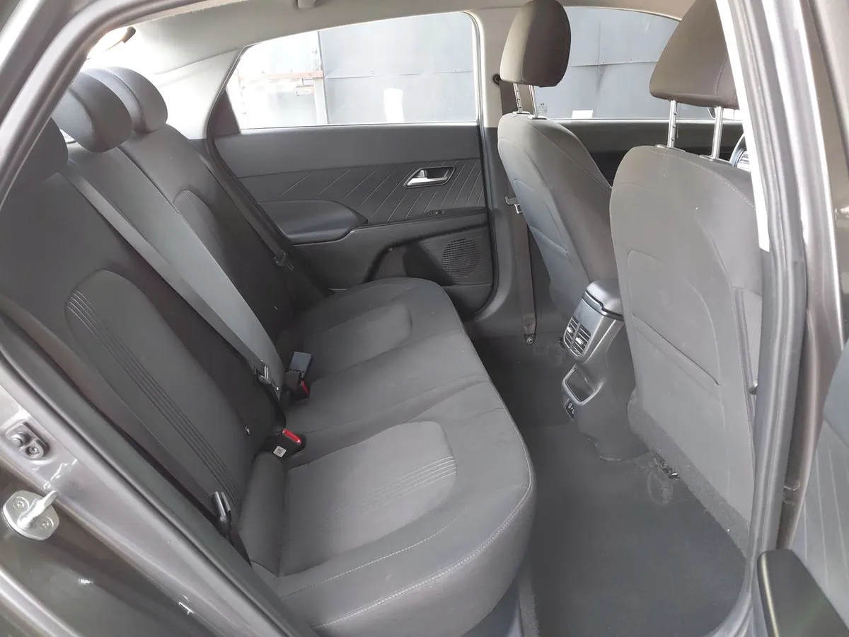 Hyundai Accent 1.4 Hci Plus 4x2 Mt 4p año 2024