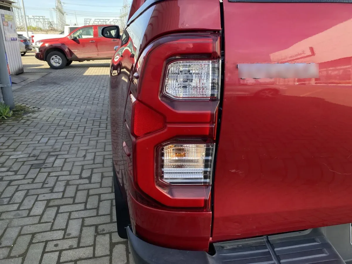 Toyota Hilux 2.8 Srv Diesel 4x4 Dob. Cab. At 4p año 2024
