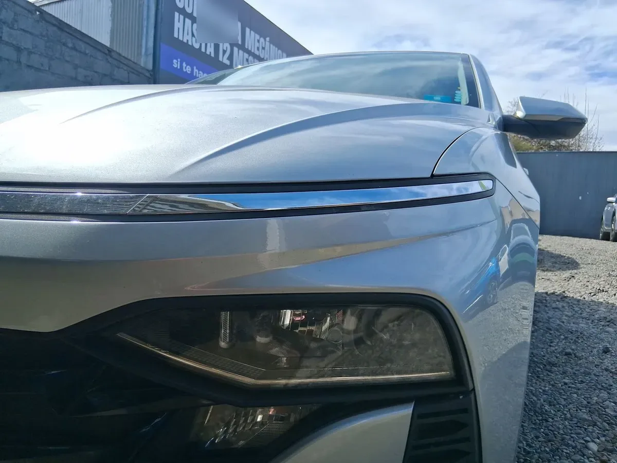 Hyundai Accent 1.5 Plus 4x2 At 4p año 2025