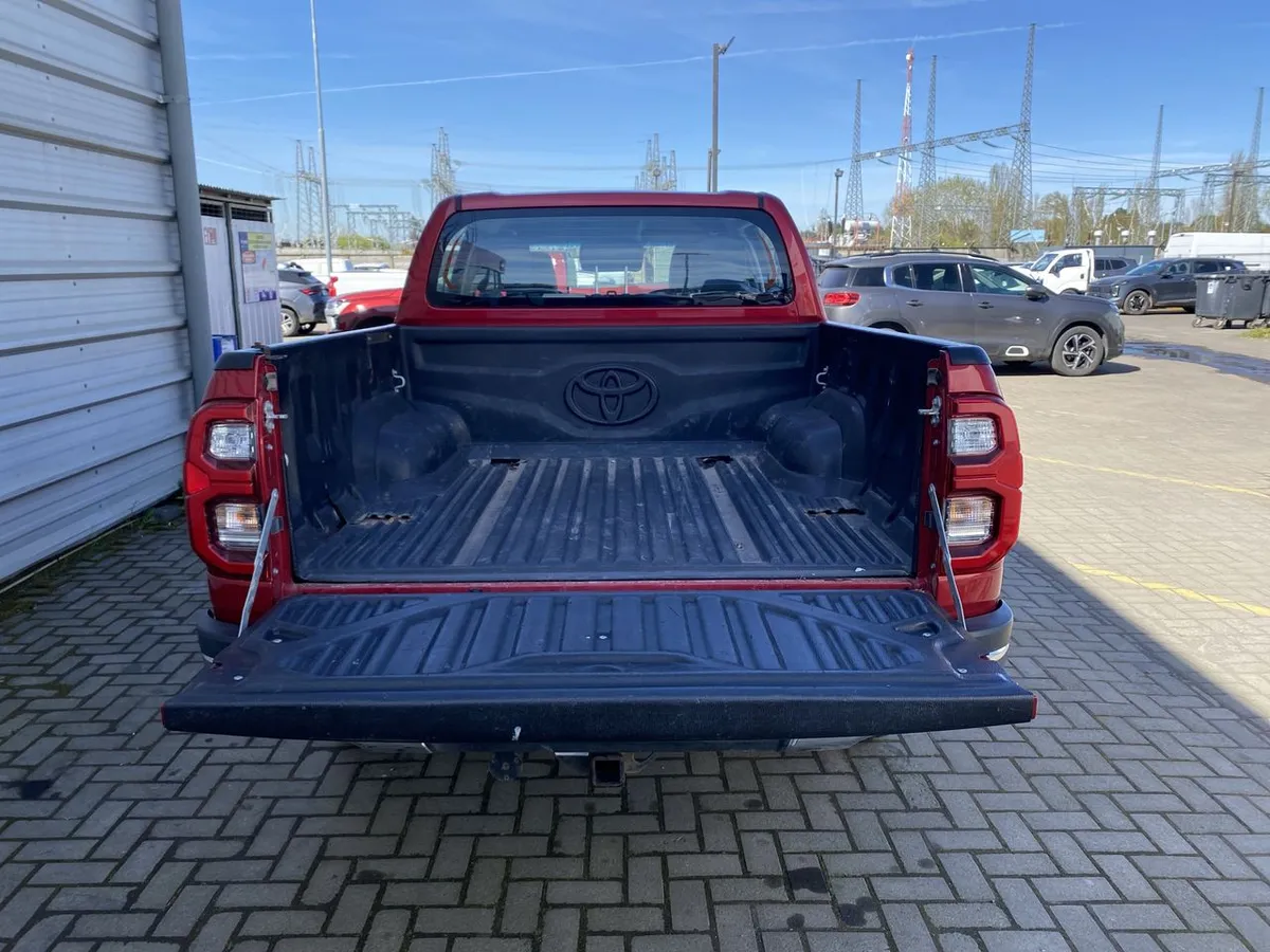 Toyota Hilux 2.8 Srv Diesel 4x4 Dob. Cab. At 4p año 2024