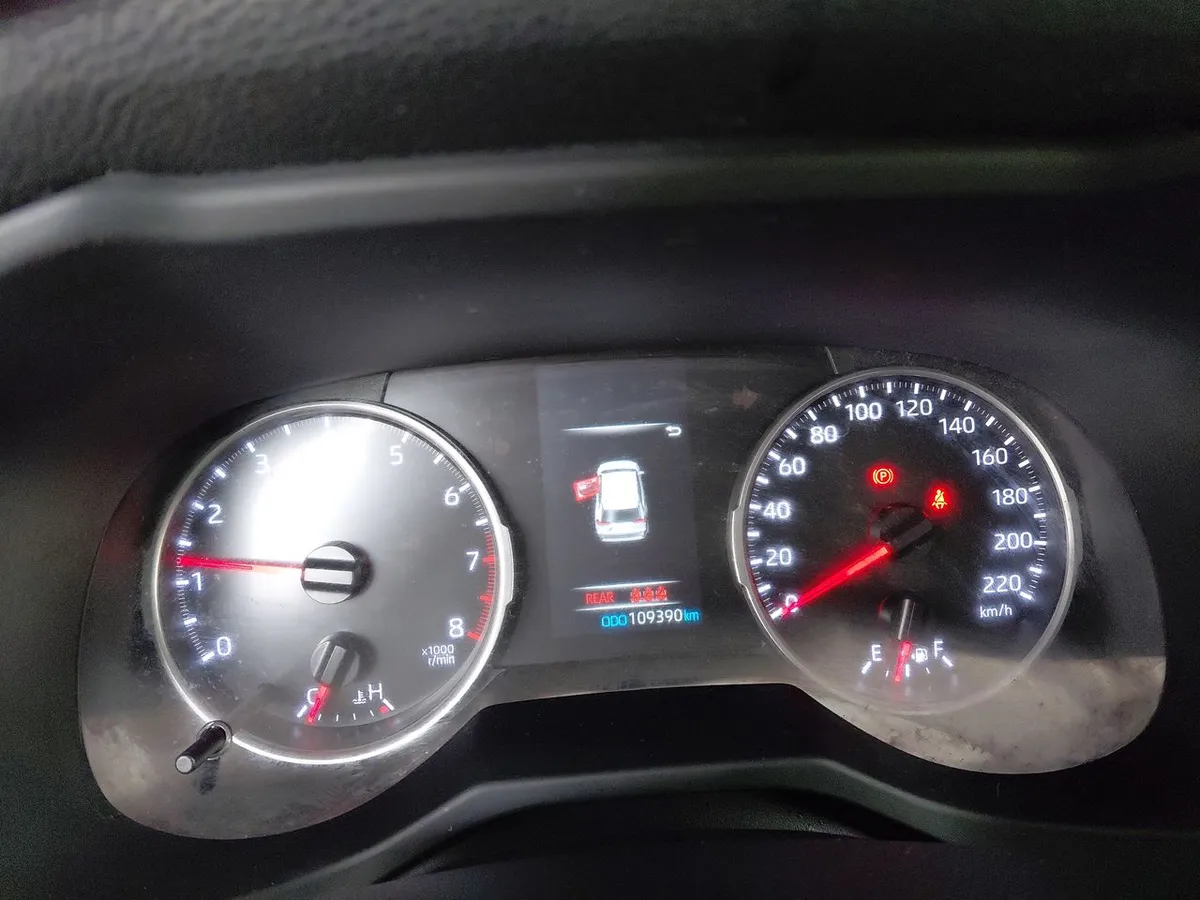 Toyota Rav 4 2.0 Le 4x2 Mt 5p año 2023