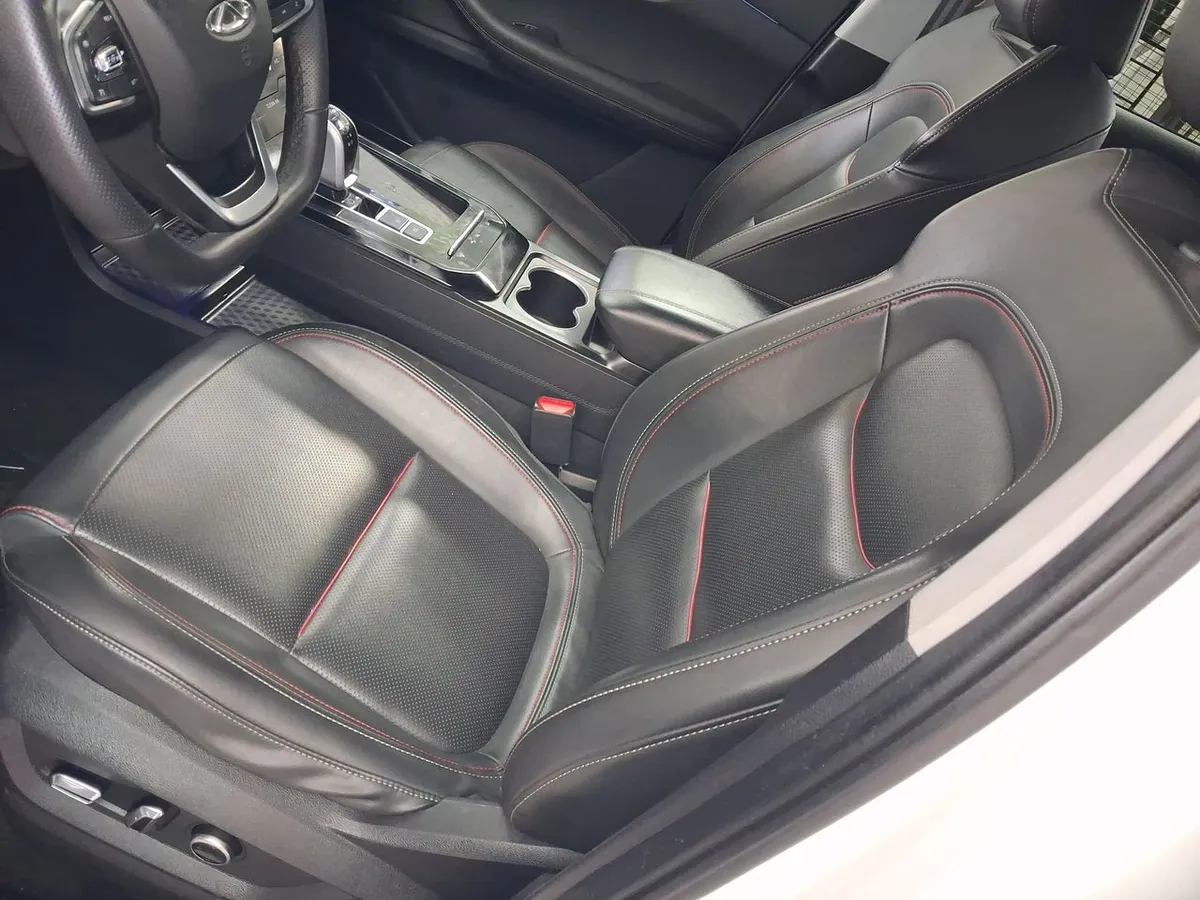 Chery Tiggo 7 Pro 1.5t Glx 4x2 Bicolor Cvt At 5p año 2023