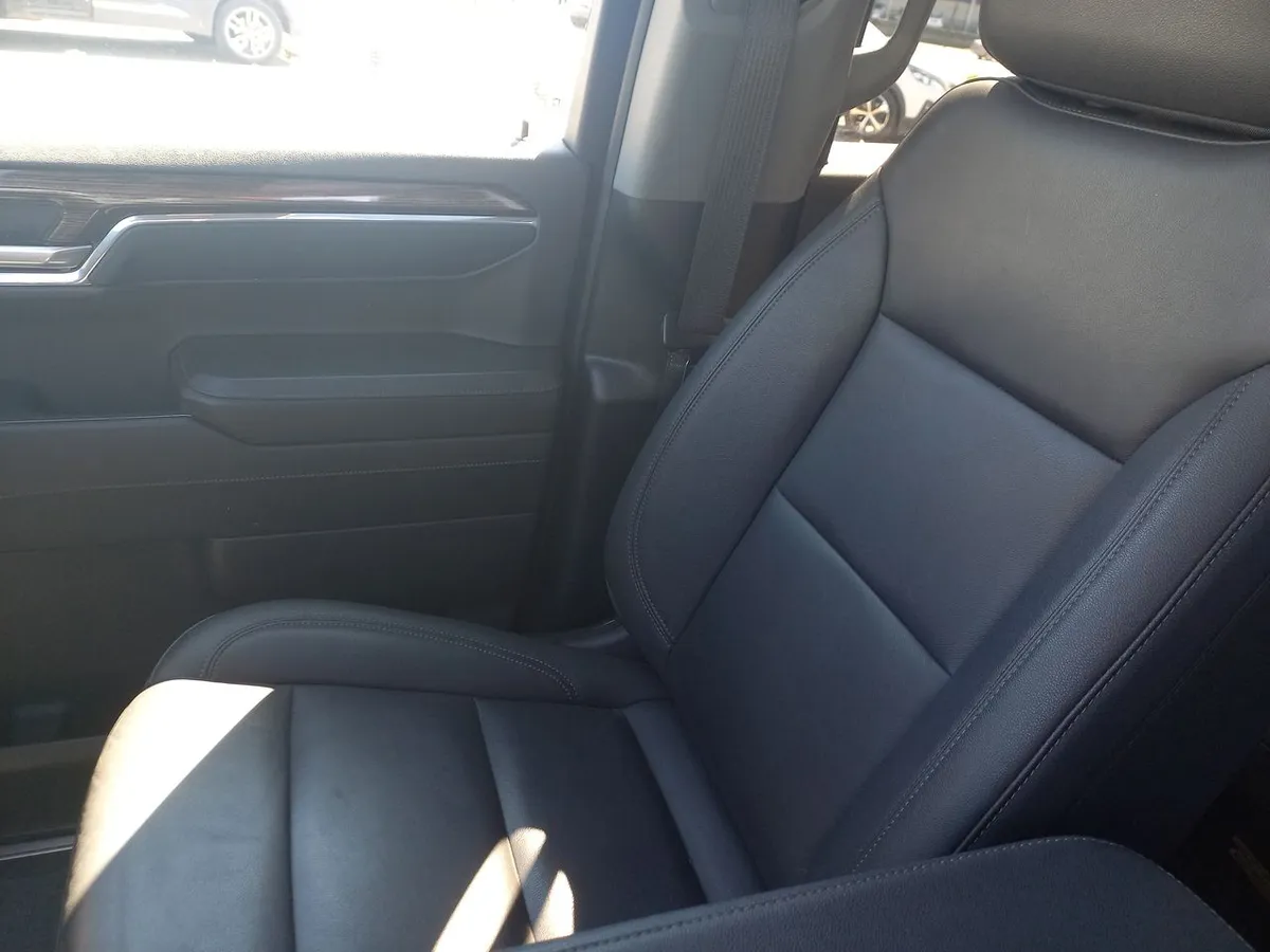 Chevrolet Silverado 5.3 Lt Trail Boss Z71 4x4 At 4p año 2024