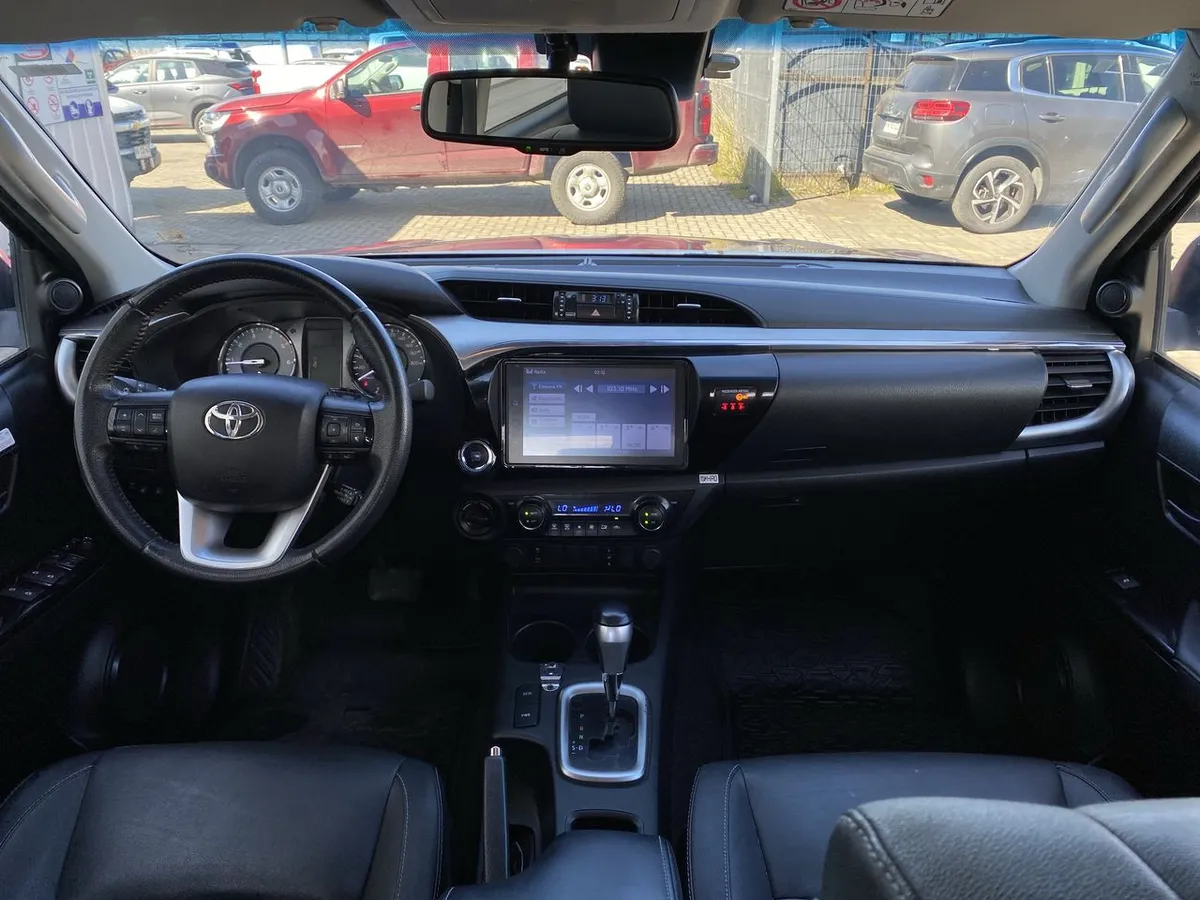 Toyota Hilux 2.8 Srv Diesel 4x4 Dob. Cab. At 4p año 2024