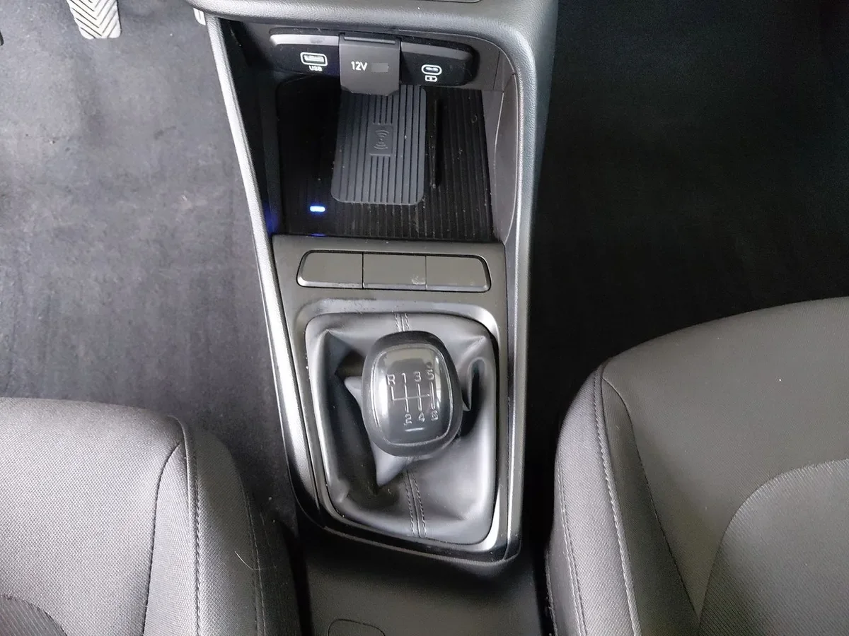 Hyundai Accent 1.4 Hci Plus 4x2 Mt 4p año 2024