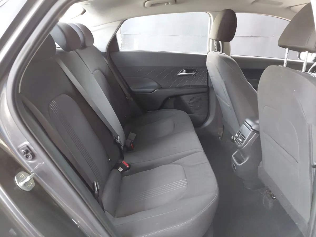 Hyundai Accent 1.4 Hci Plus 4x2 Mt 4p año 2024
