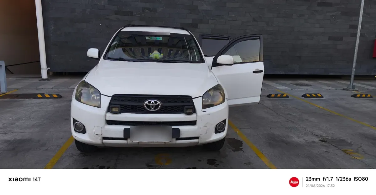TOYOTA RAV4 2.0 Std 4x2 Mt 722ml3 año 2010
