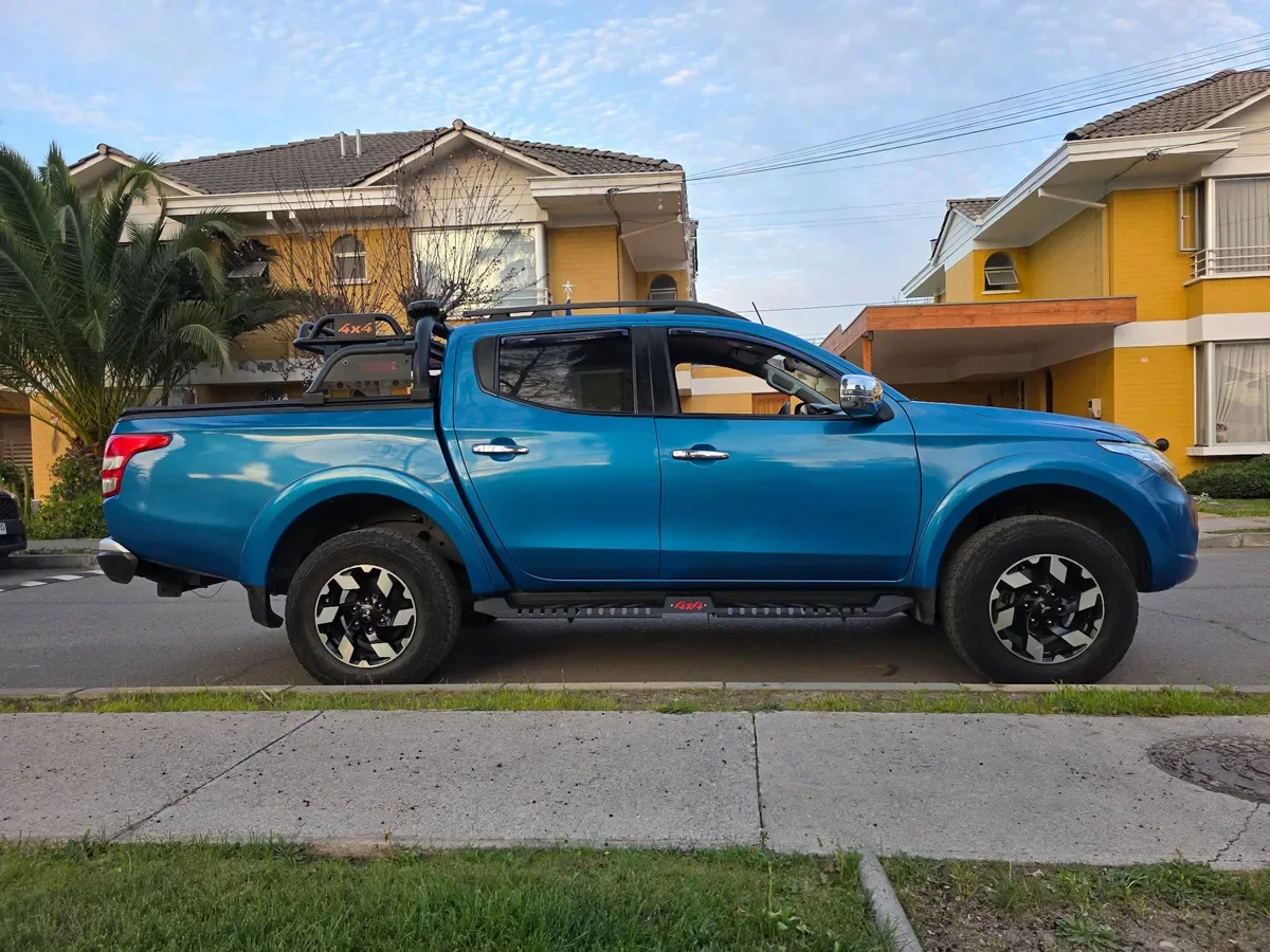 Mitsubishi L200 2.4 Dakar Crs Hp At 4x4 Diesel año 2018