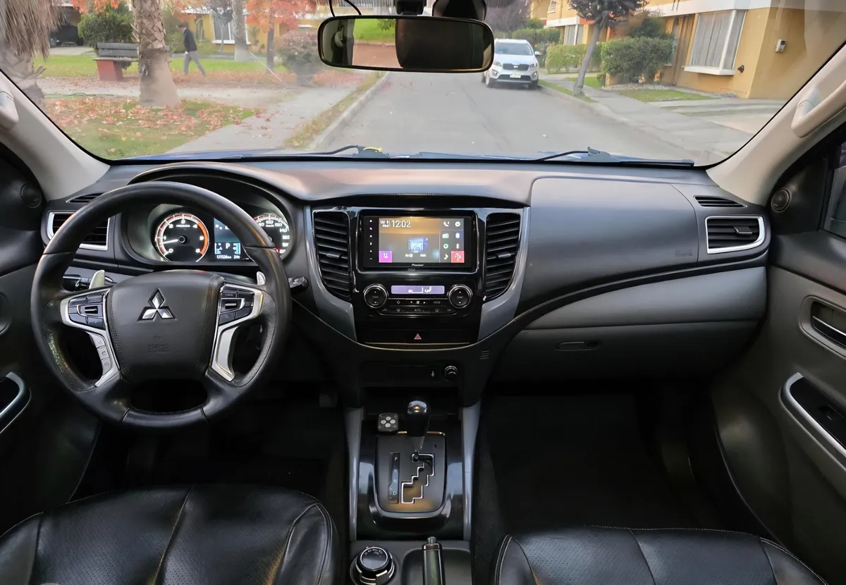 Mitsubishi L200 2.4 Dakar Crs Hp At 4x4 Diesel año 2018