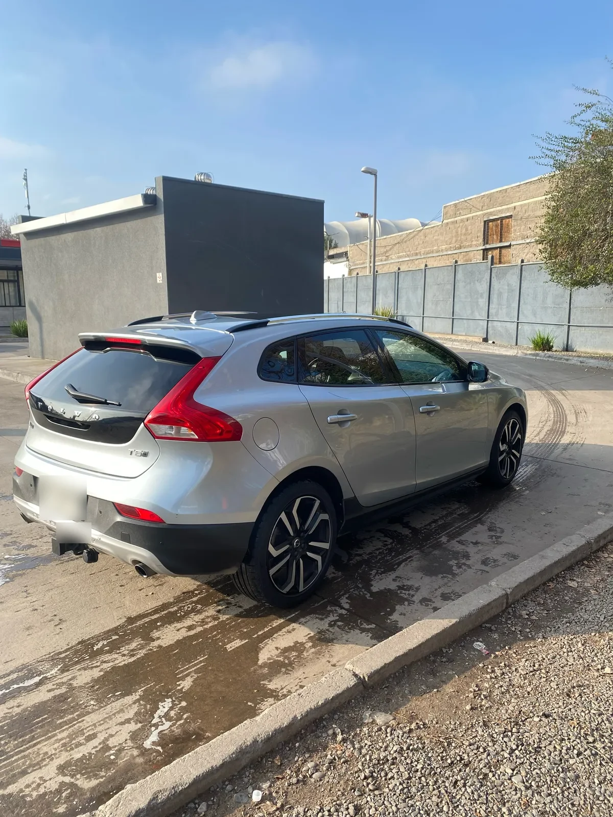 VOLVO V40 2.0 T5 Cross Country Limited At 4x4 año 2017