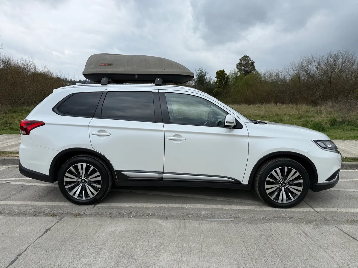 MITSUBISHI OUTLANDER 2.4 Glx + At 4x4 año 2022