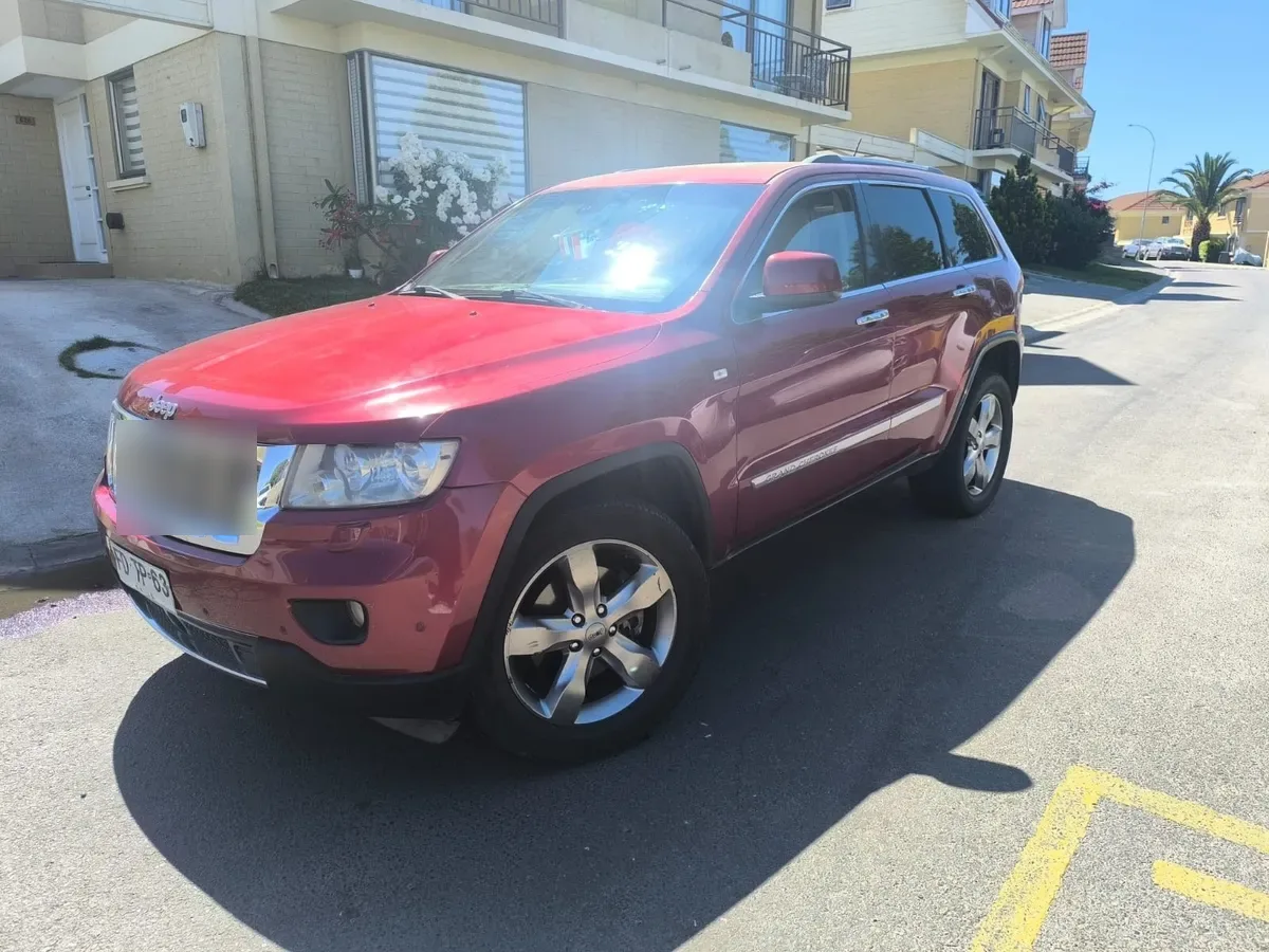 JEEP GRAND CHEROKEE 5.7 Overland At 4x4 año 2013