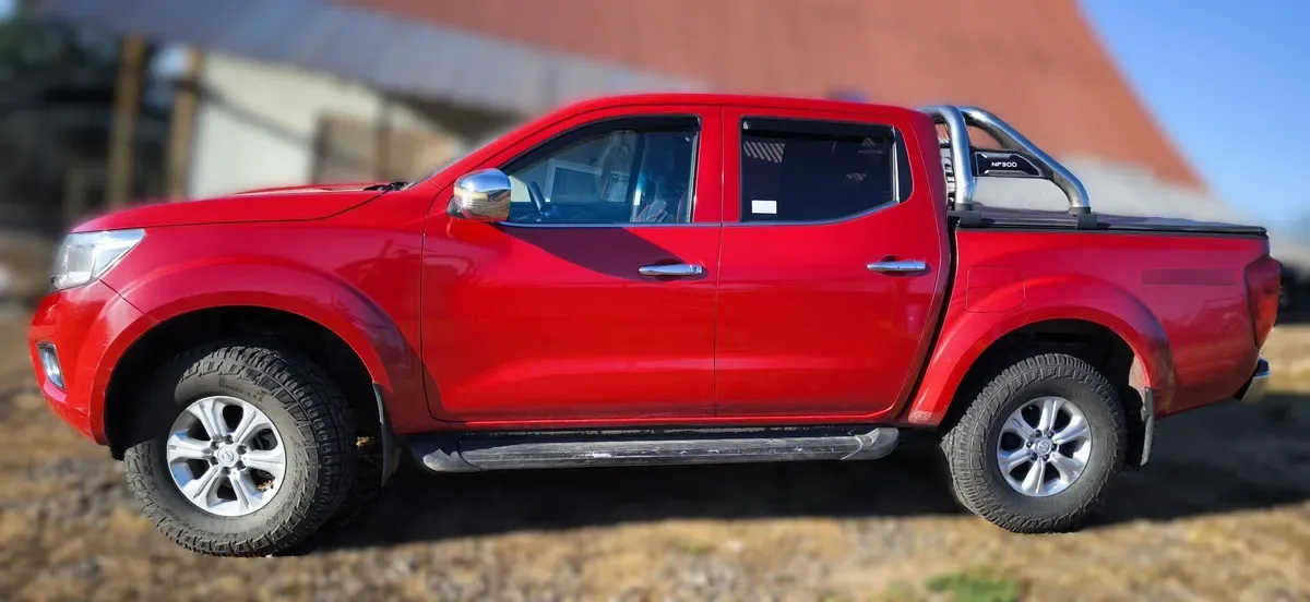 NISSAN NP300 2.3 Dsl Dc Se Mt 4wd año 2018