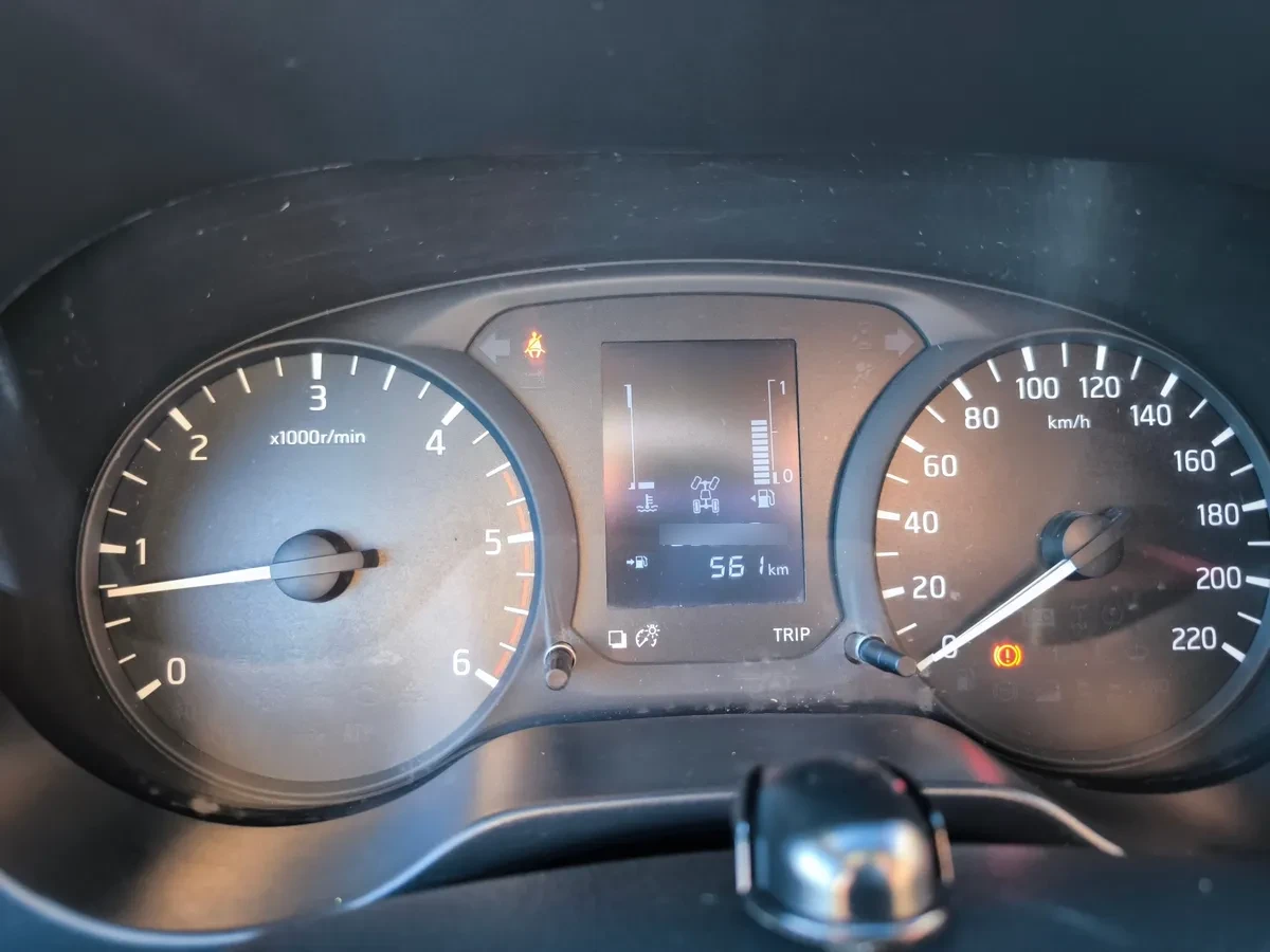 NISSAN NP300 2.3 Dsl Dc Se Mt 4wd año 2018