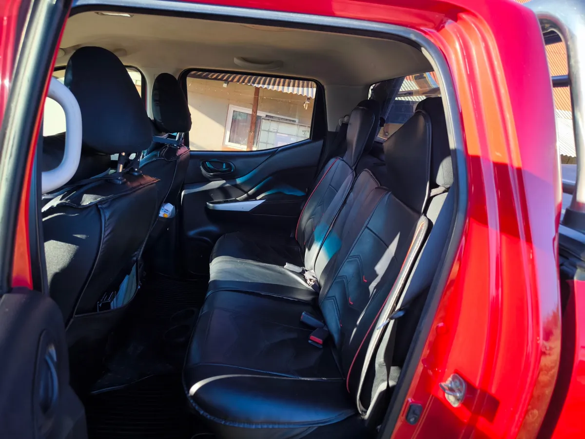 NISSAN NP300 2.3 Dsl Dc Se Mt 4wd año 2018