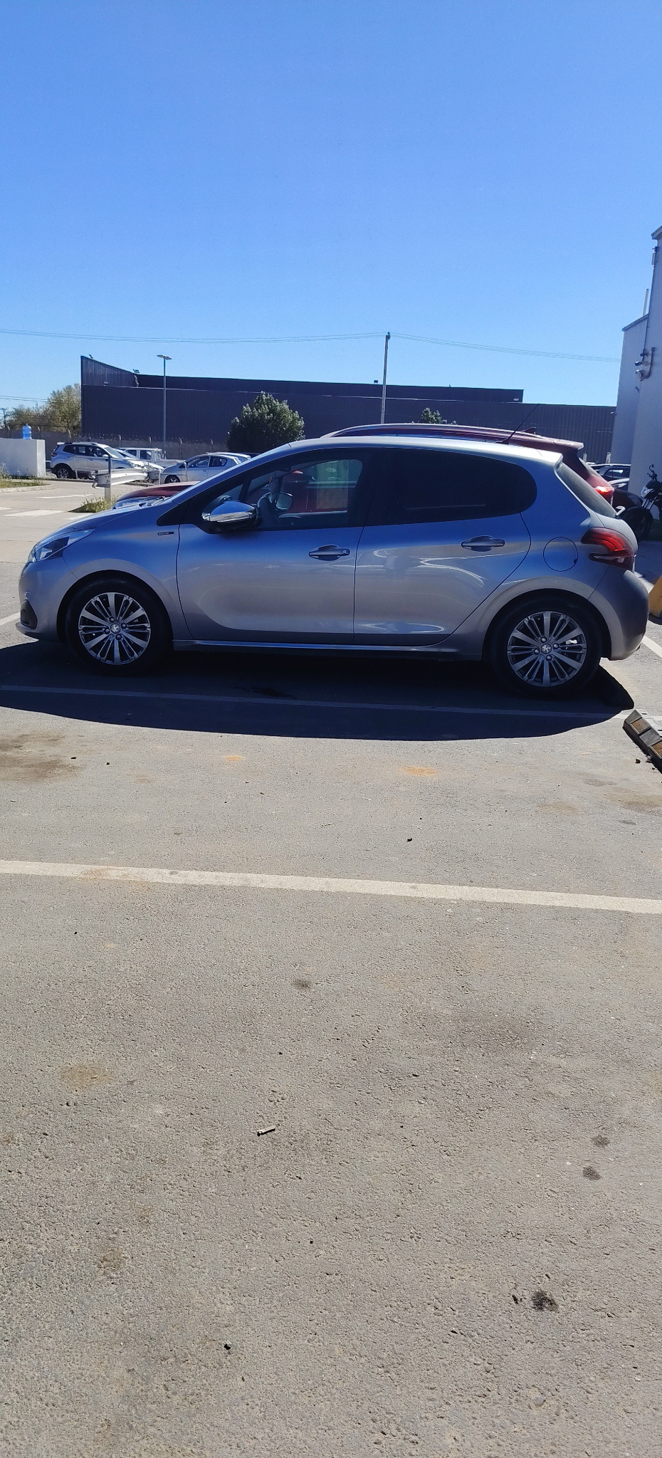 PEUGEOT 208 1.2 Signature+ 1.2 Puretech 110 At año 2020