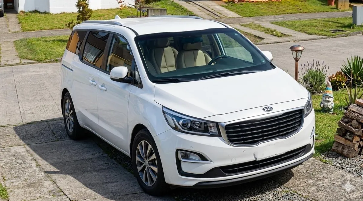 KIA MOTORS GRAND CARNIVAL Grand Carnival Ex 2.2 Dsl 8at Full año 2020