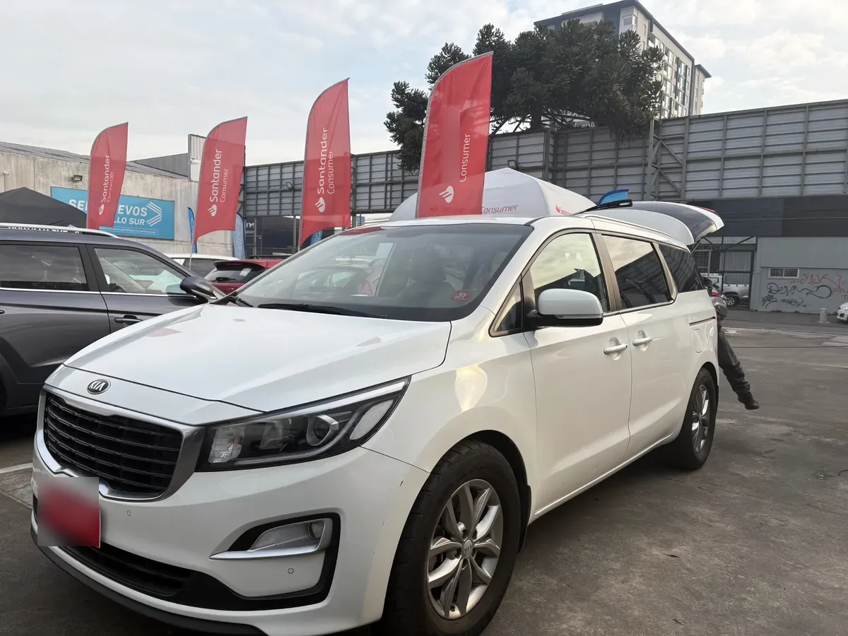 KIA MOTORS GRAND CARNIVAL Grand Carnival Ex 2.2 Dsl 8at Full año 2020
