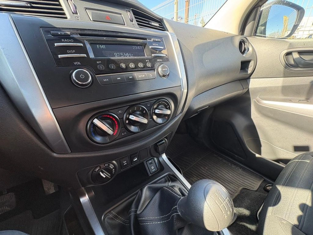 Nissan Navara Dc 2.3 Mt 4x4 año 2024
