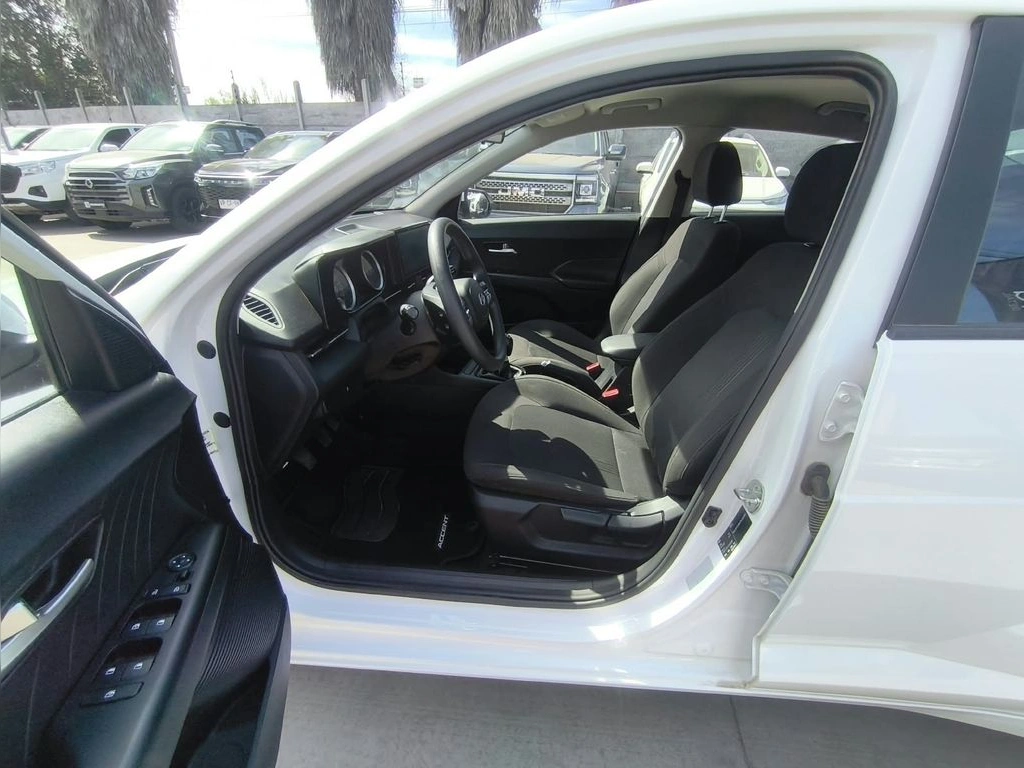 Hyundai Accent 1.5 Plus Mt año 2026