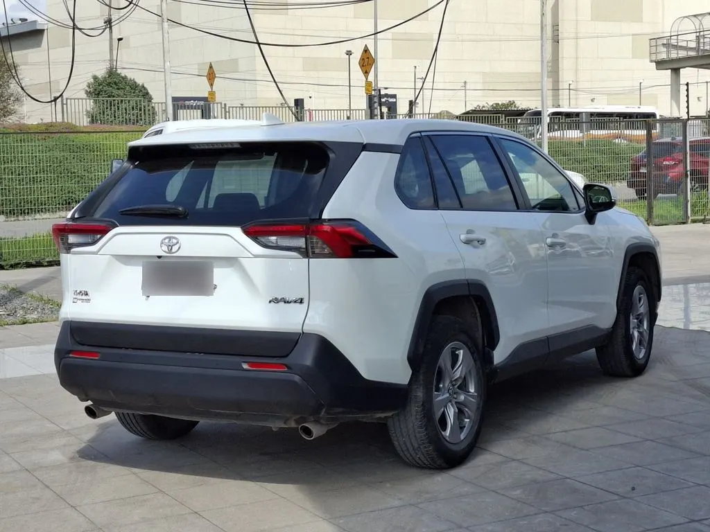 Toyota Rav4 Le año 2023