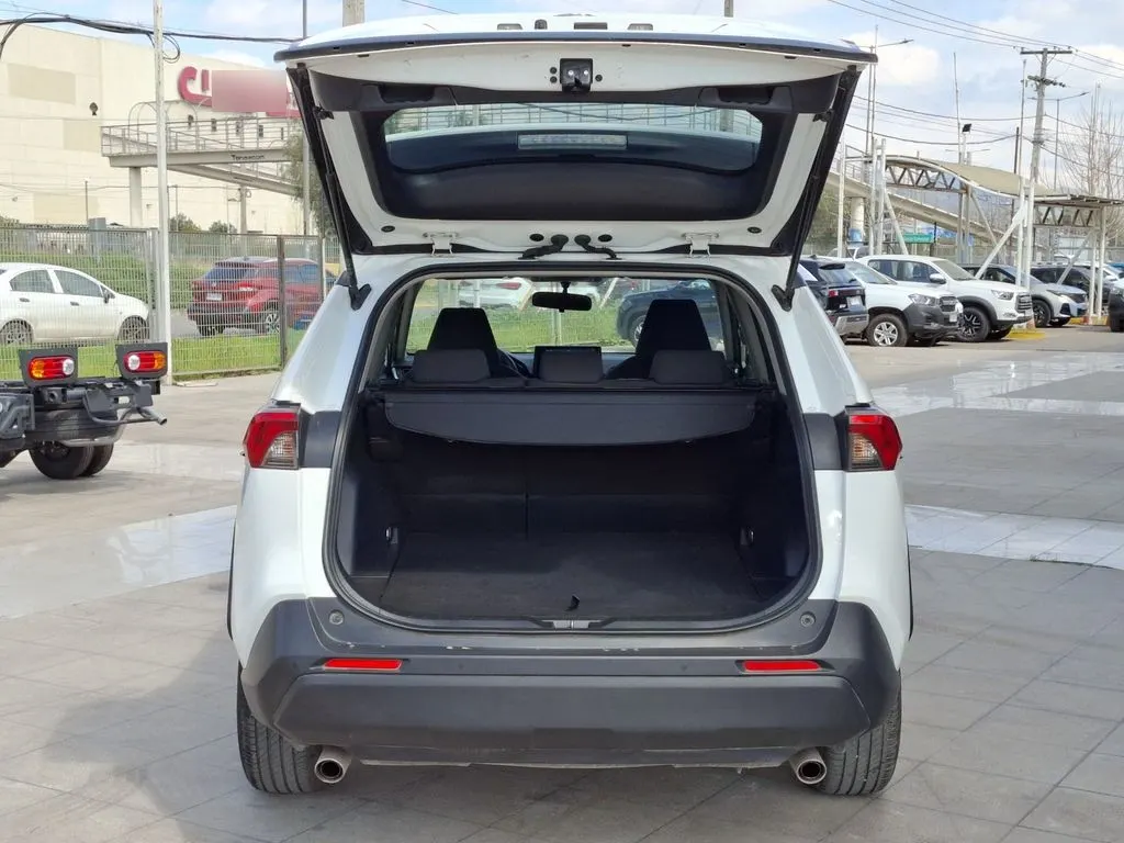 Toyota Rav4 Le año 2023