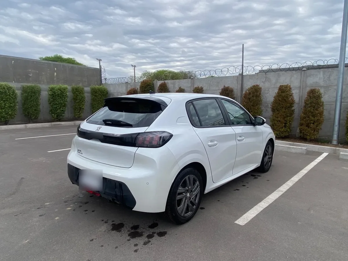 PEUGEOT 208 1.2 Allure Pack Puretech 130 At año 2021
