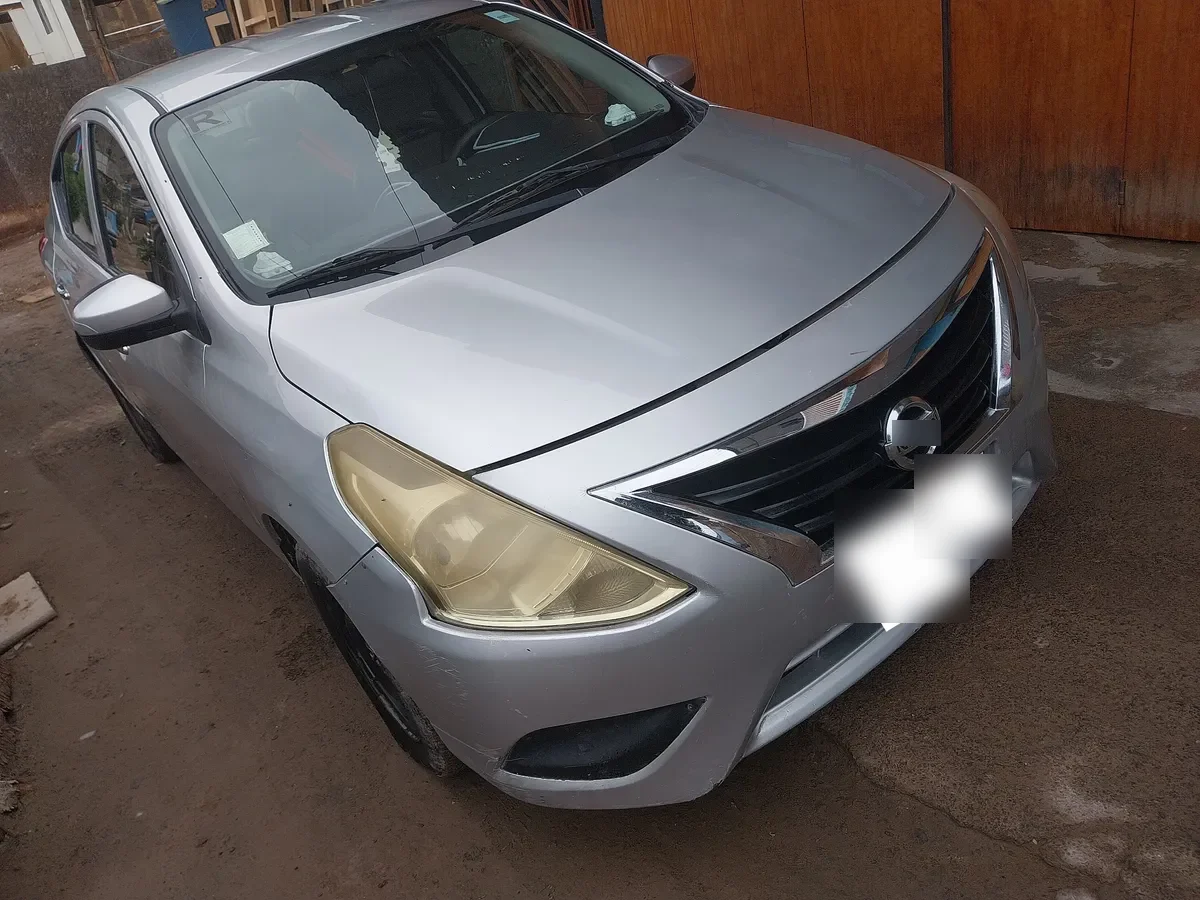 NISSAN VERSA 1.6 Advance Ac At 4x2 año 2018