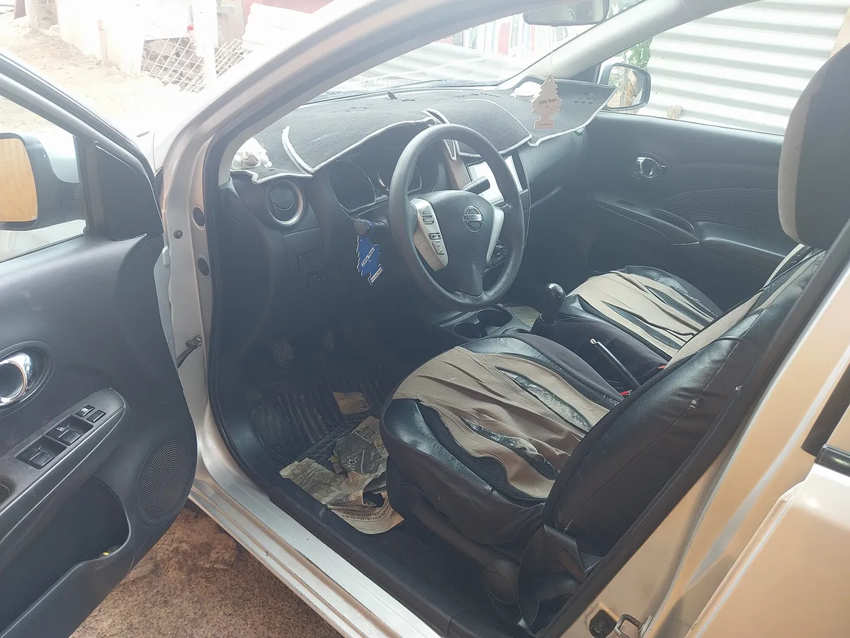 NISSAN VERSA 1.6 Advance Ac At 4x2 año 2018