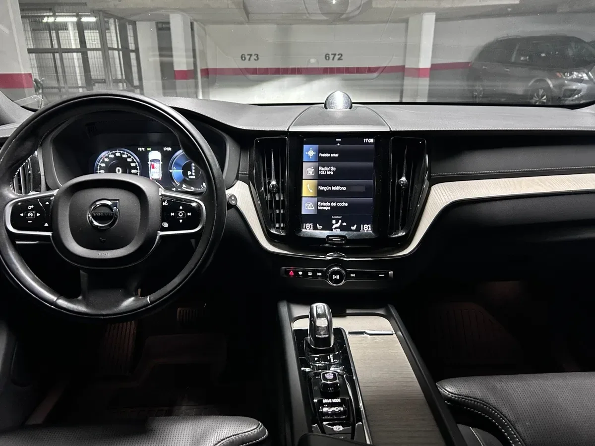 VOLVO XC60 2.4 T6 R-Design At 4x4 año 2020