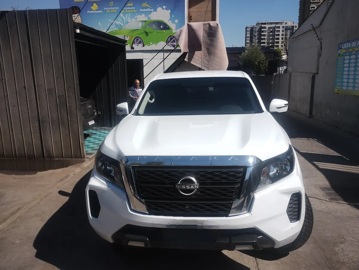 NISSAN NAVARA 2.3 Dc Xe Mt 4x2 Diesel año 2023