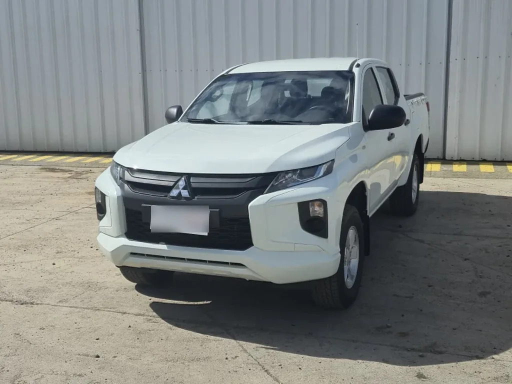 Mitsubishi L200 Katana Crm 4x4 2.4 año 2022