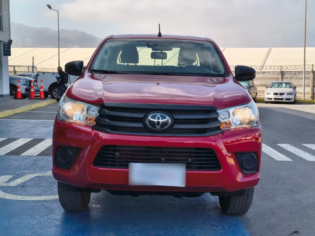 Toyota Hilux Dx Tss 4x2 Mt año 2023