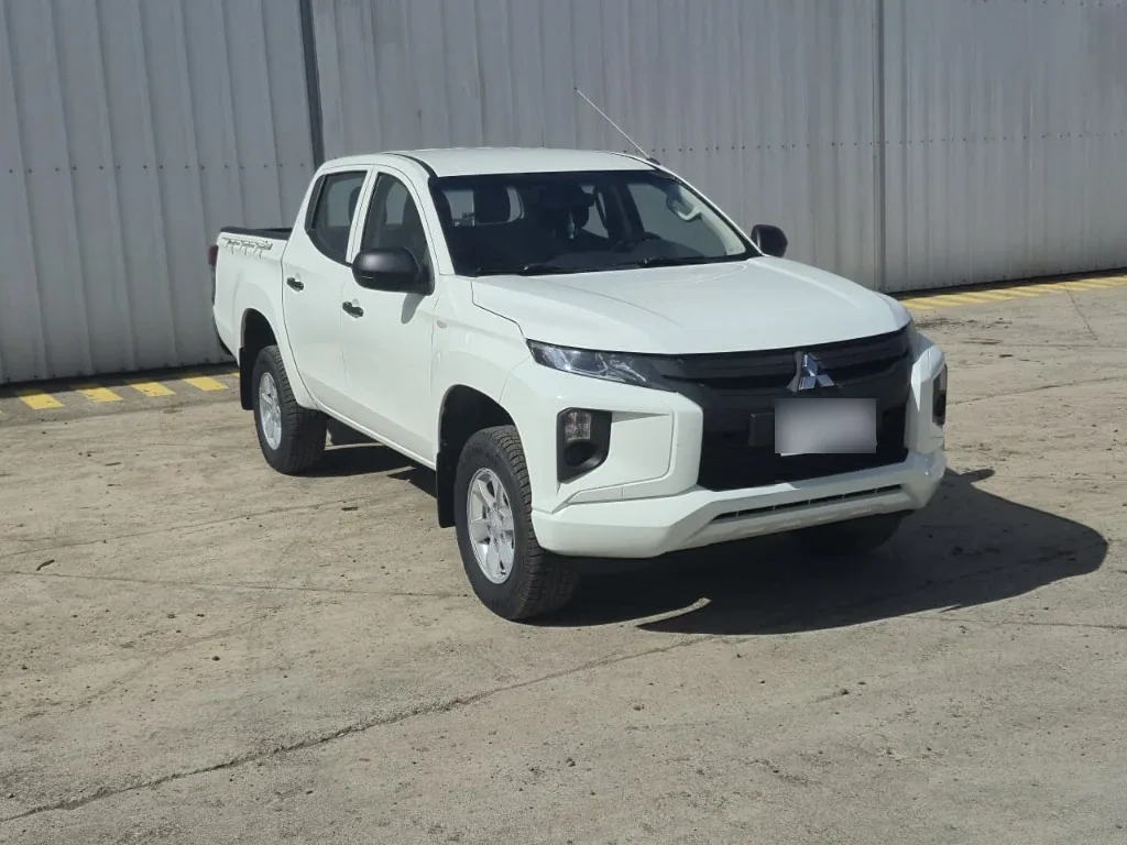 Mitsubishi L200 Katana Crm 4x4 2.4 año 2022