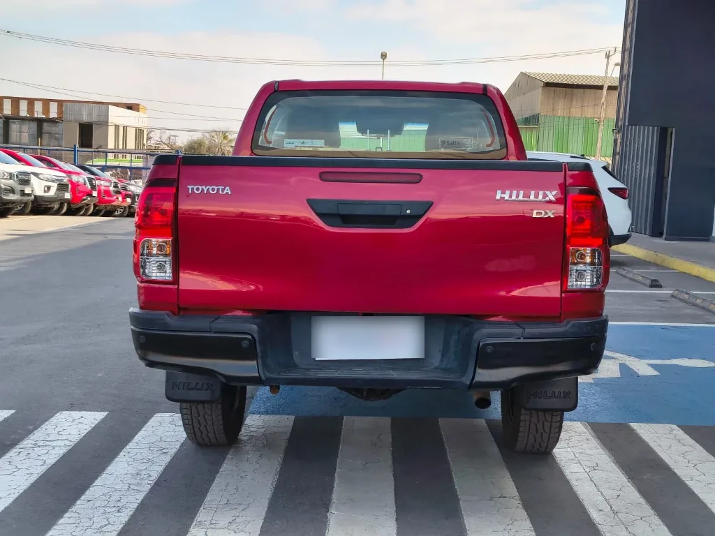 Toyota Hilux Dx Tss 4x2 Mt año 2023
