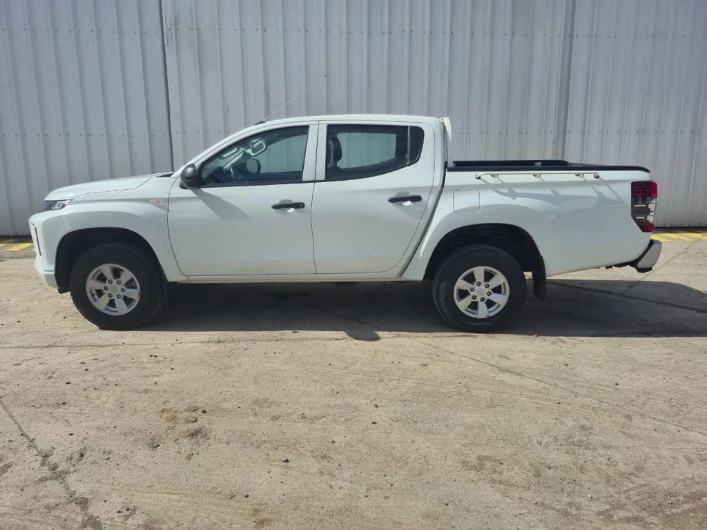 Mitsubishi L200 Katana Crm 4x4 2.4 año 2022