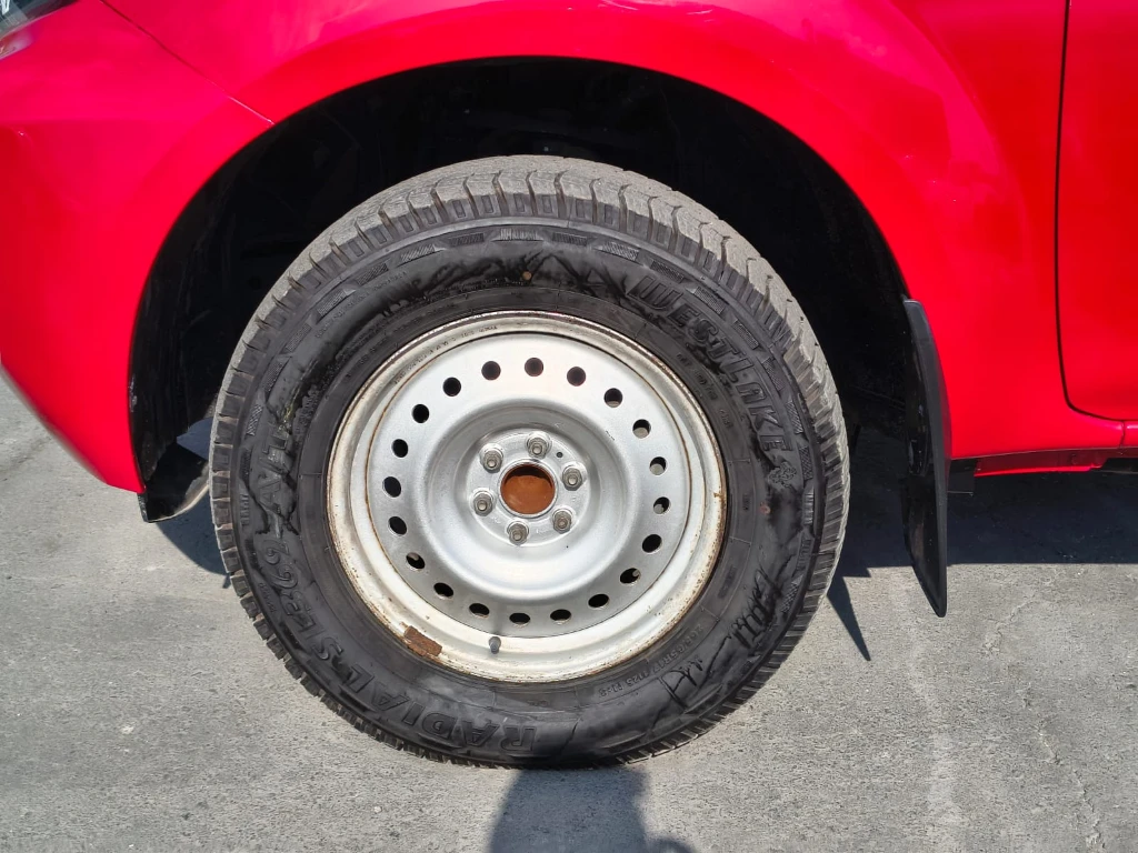 Nissan Navara Dc 4x2 2.3tdi Se año 2023