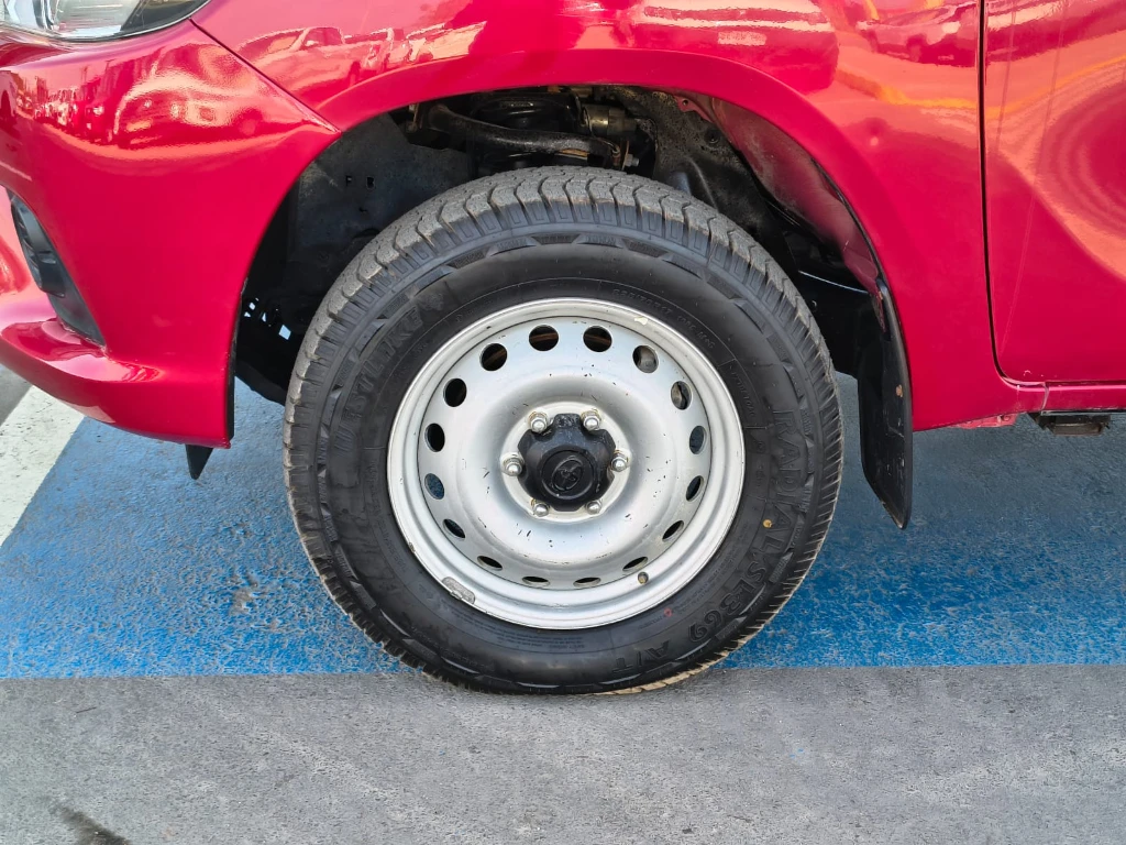 Toyota Hilux Dx Tss 4x2 Mt año 2023