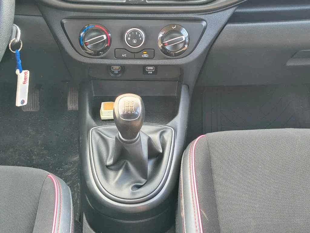 Hyundai Grand I10 I-10 Ai3 Hb 1.2 Mt Plus año 2023