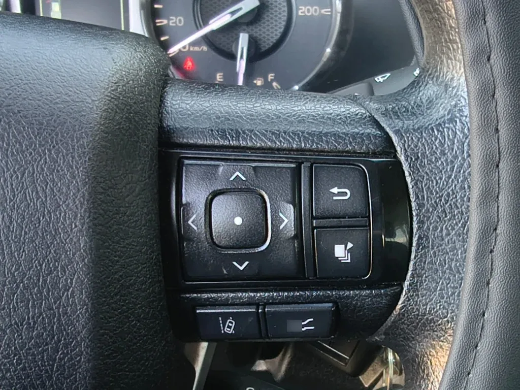Toyota Hilux Dx Tss 4x2 Mt año 2023