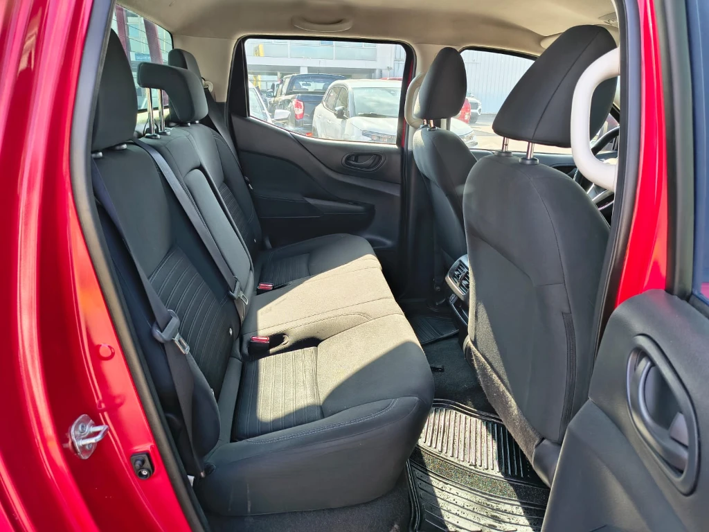 Nissan Navara Dc 4x2 2.3tdi Se año 2023
