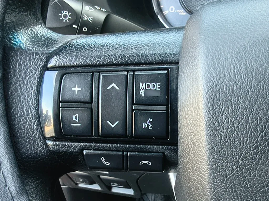 Toyota Hilux Dx Tss 4x2 Mt año 2023