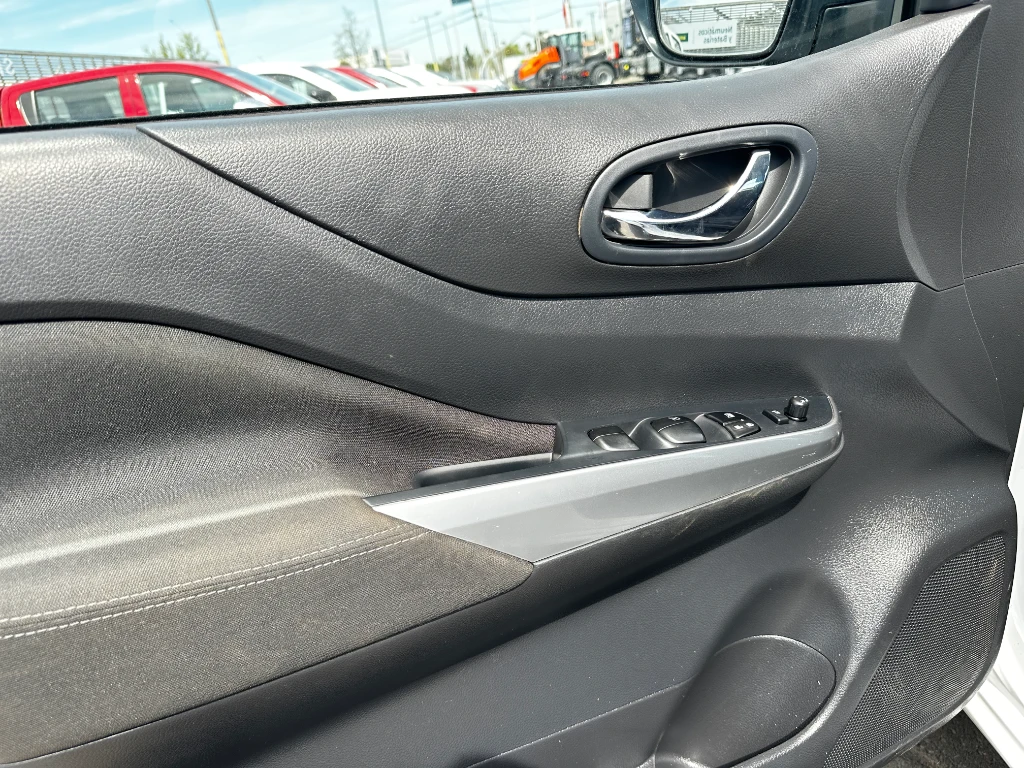 Nissan Navara Navara Dc 4x2 2.3tdi Xe año 2023