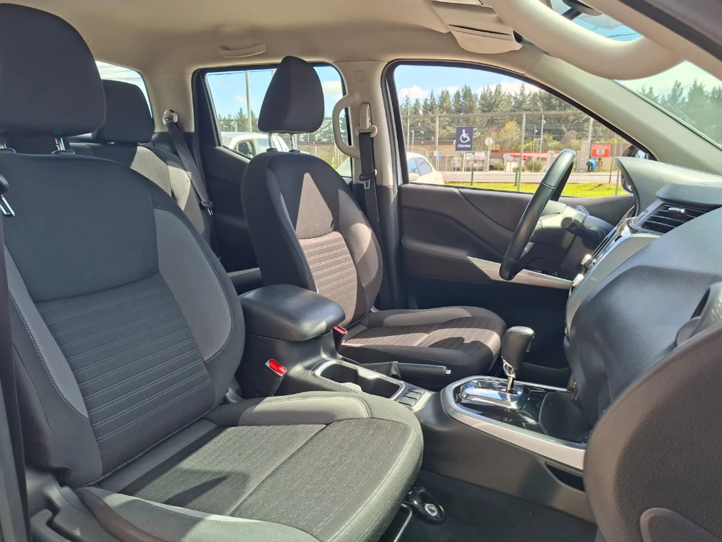 Nissan Navara Dc 4x4 2.3tdi Xe At año 2023