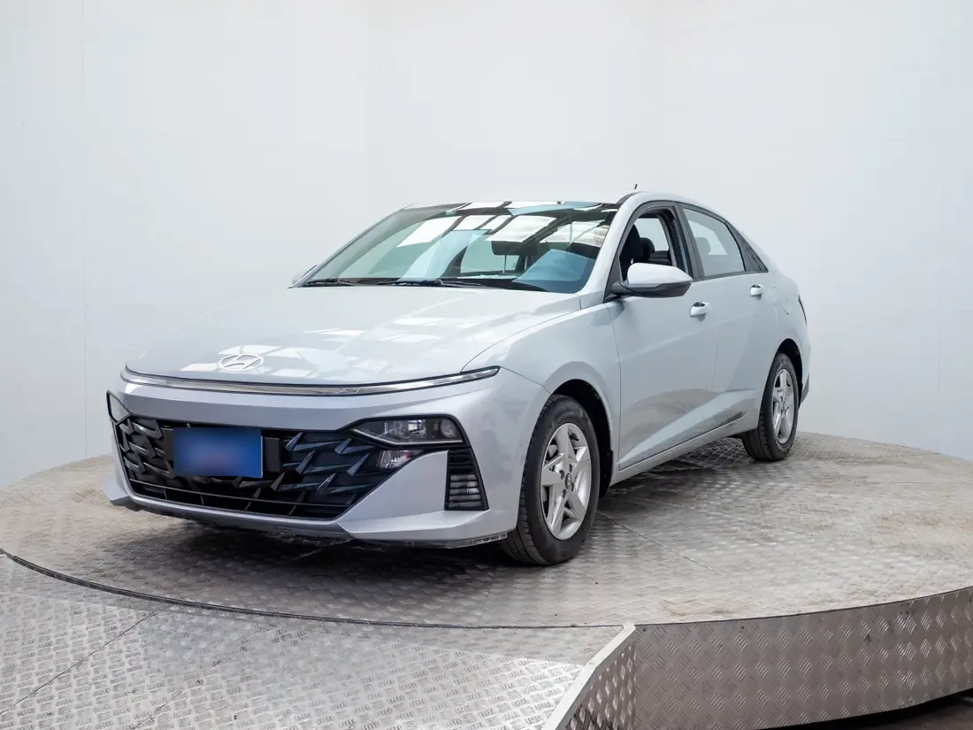 Hyundai Accent 1.5 Bn7i Plus Mt año 2025
