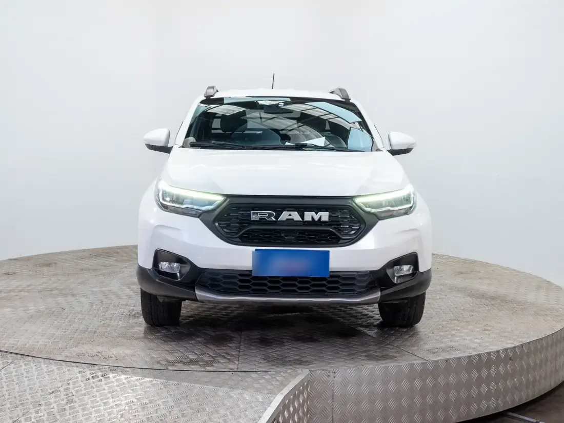 Ram 700 700 1.3 Laramie Cd Mt año 2022