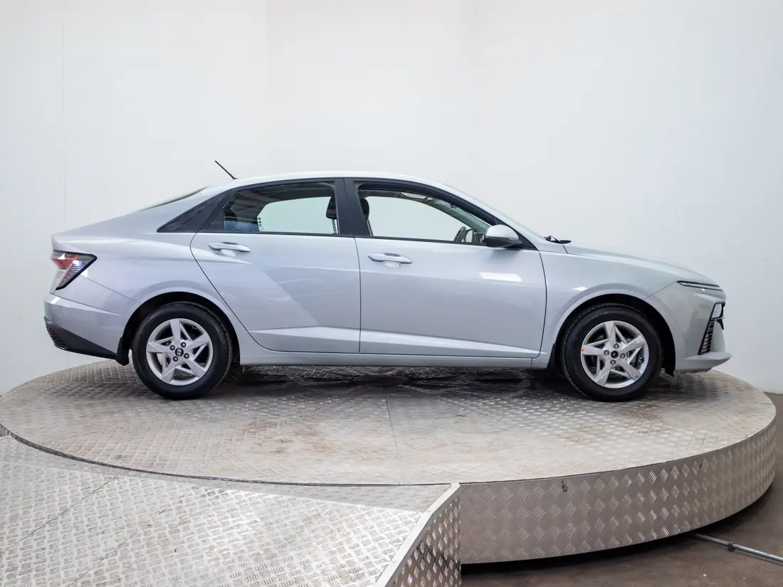 Hyundai Accent 1.5 Bn7i Plus Mt año 2025