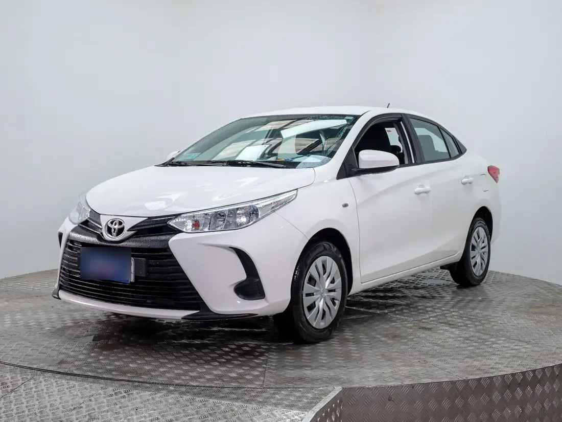 Toyota Yaris 1.5 Sedan Gli E Mt año 2022