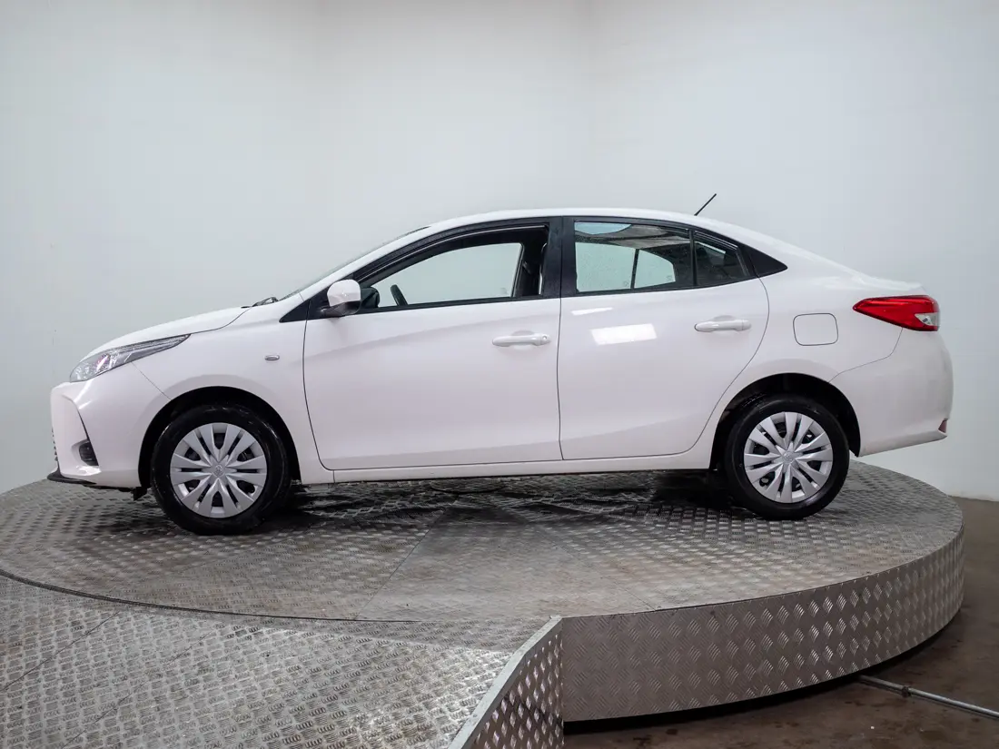 Toyota Yaris 1.5 Sedan Gli E Mt año 2022